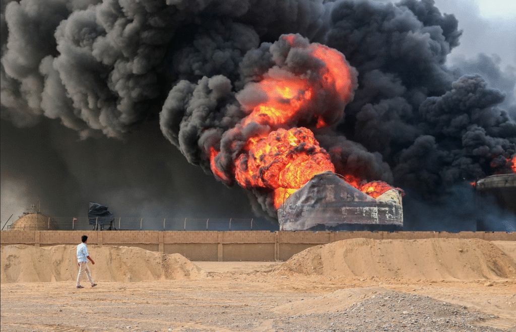Israel Strikes Yemen: Houthis Fire Back in Escalating Red Sea Conflict