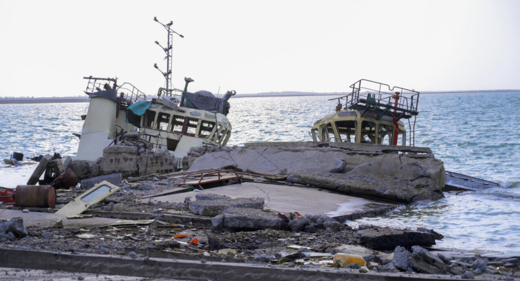 Israel Strikes Yemen: Houthis Fire Back in Escalating Red Sea Conflict