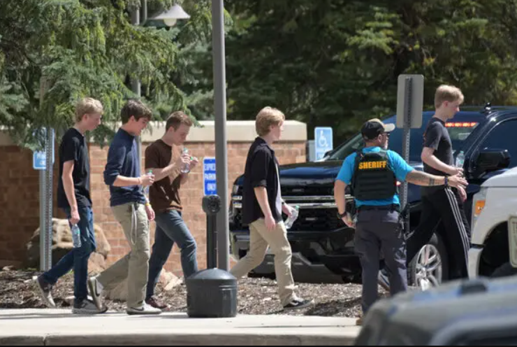 Colorado School Shooting : 2 students wounded in shooting at Evergreen High School