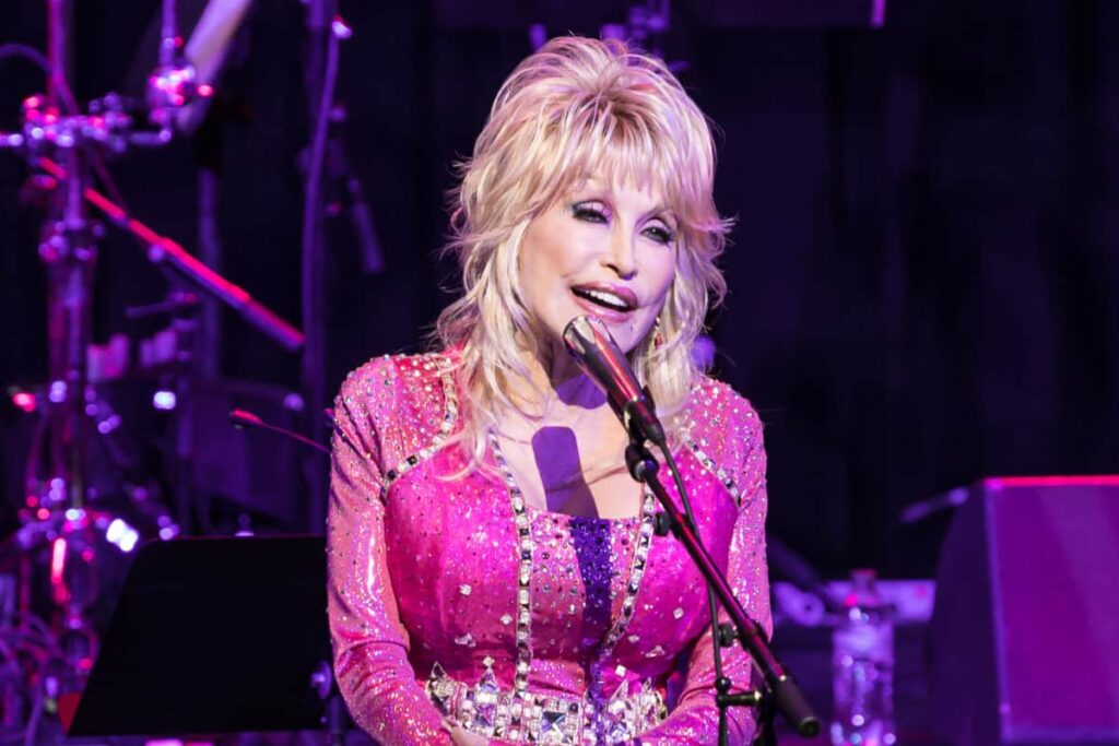 Dolly Parton Postpones Las Vegas Shows for December, Due to Health Issues