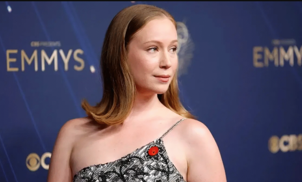 Hannah Einbinder Says ‘Go Birds, F— ICE and Free Palestine’ After Winning Her First Emmy